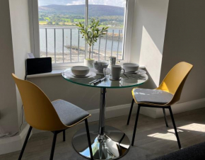 Aurora House Luxury Seafront One Bedroom Apartment